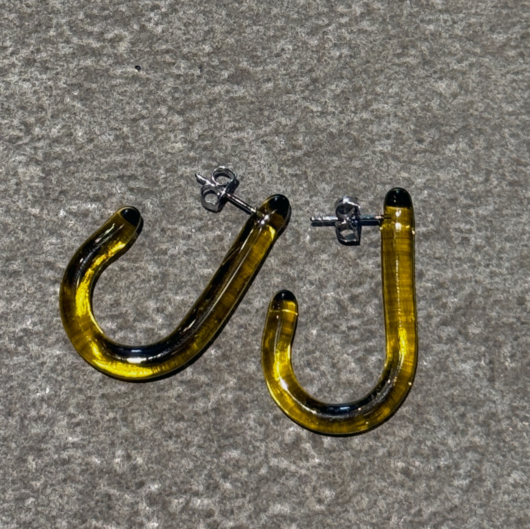 BFB6E625-22D1-446D-9832-438ED59FC8D8_1_201_a