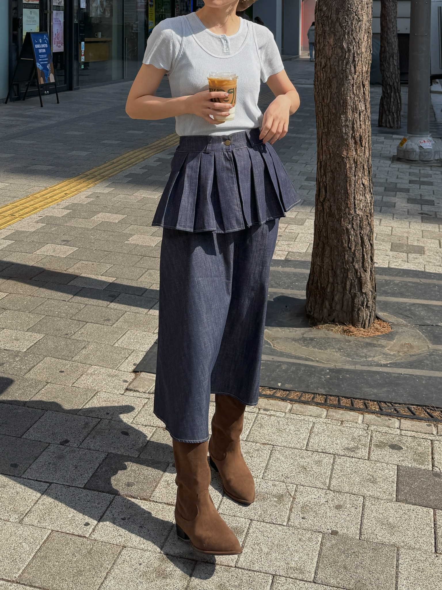 C26DDC9F-75DF-4B9C-BEE7-8F172CA7C8B0_1_102_a