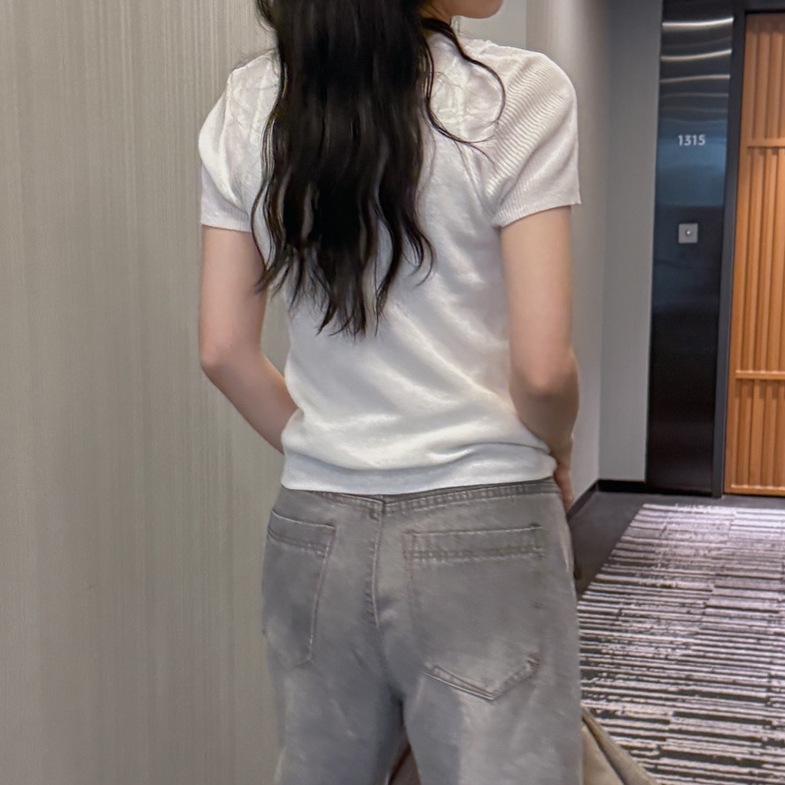 98B98B67-00B4-41CD-86EE-ECAE028B6A68_1_105_c