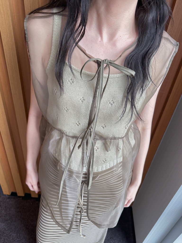 E98EA9C5-A3B0-448A-9700-4437867BAEE1_1_105_c