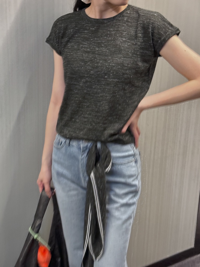 24E2C6A3-33DA-4C17-8DE7-4F64DF454400_1_105_c