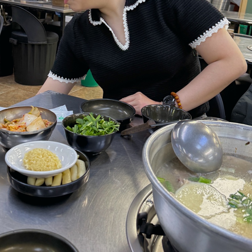 FDED0958-42F9-4FD1-961D-5ECCC236CED4_1_105_c