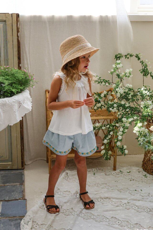 BB75568B-62F4-43FB-A552-95BA26050BA7