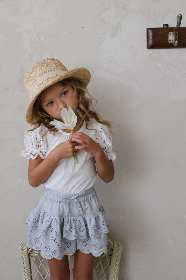 C1D55CB1-F175-4712-A9B2-BF957070F645