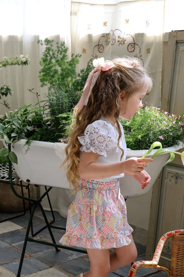 53F92FCB-72A3-439C-8E9C-DC5F7D3FD464