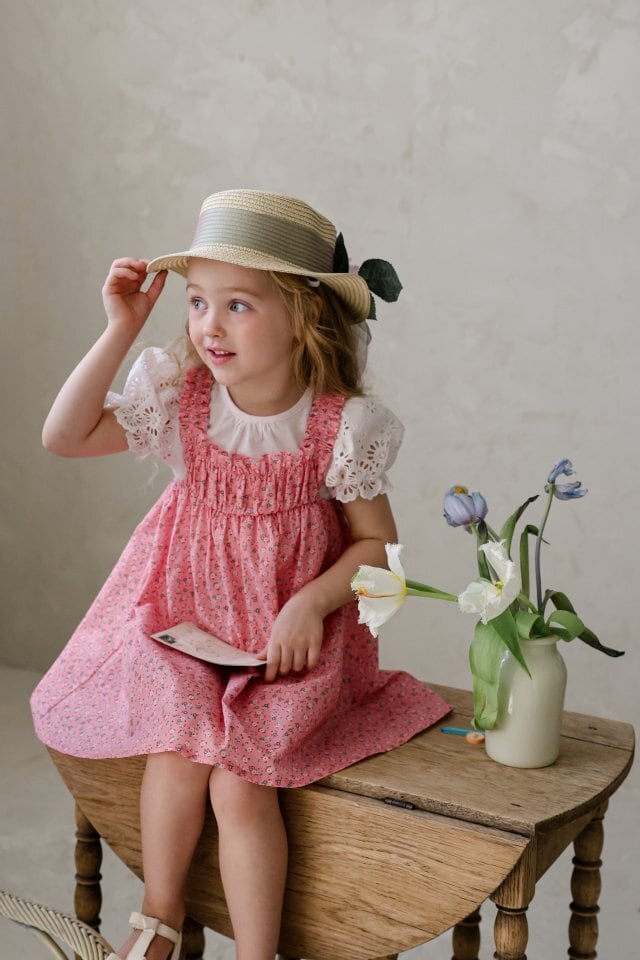 D78BE8B9-0445-405D-BBD9-7A2DBBE3BE9F