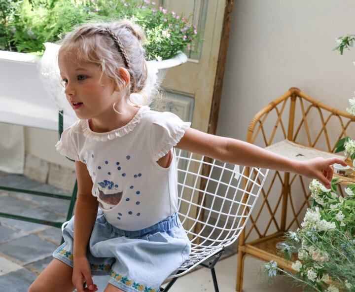 AA2363D7-C51B-4085-8622-ED8501BC9379