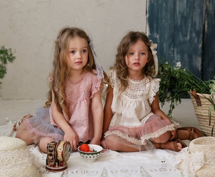 3F5B9666-2AFD-4C36-BD1D-483A094F9841