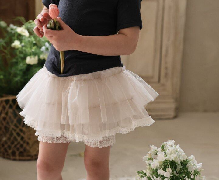 8FBA8173-CFEF-4B6E-9C1F-2AD657196140