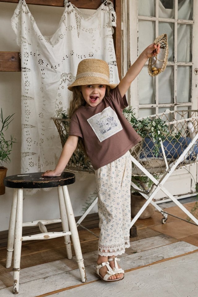 F4917B65-1B1C-4A2A-87D3-043A4B93E89F