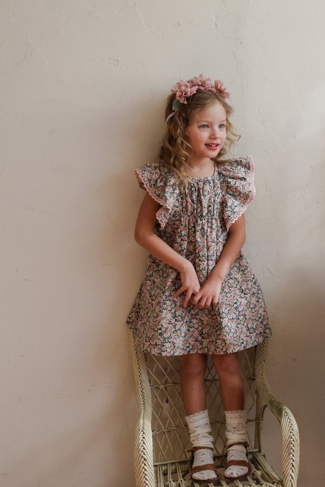 8D4D8E3C-B303-4F12-A26D-558419F9ABEA