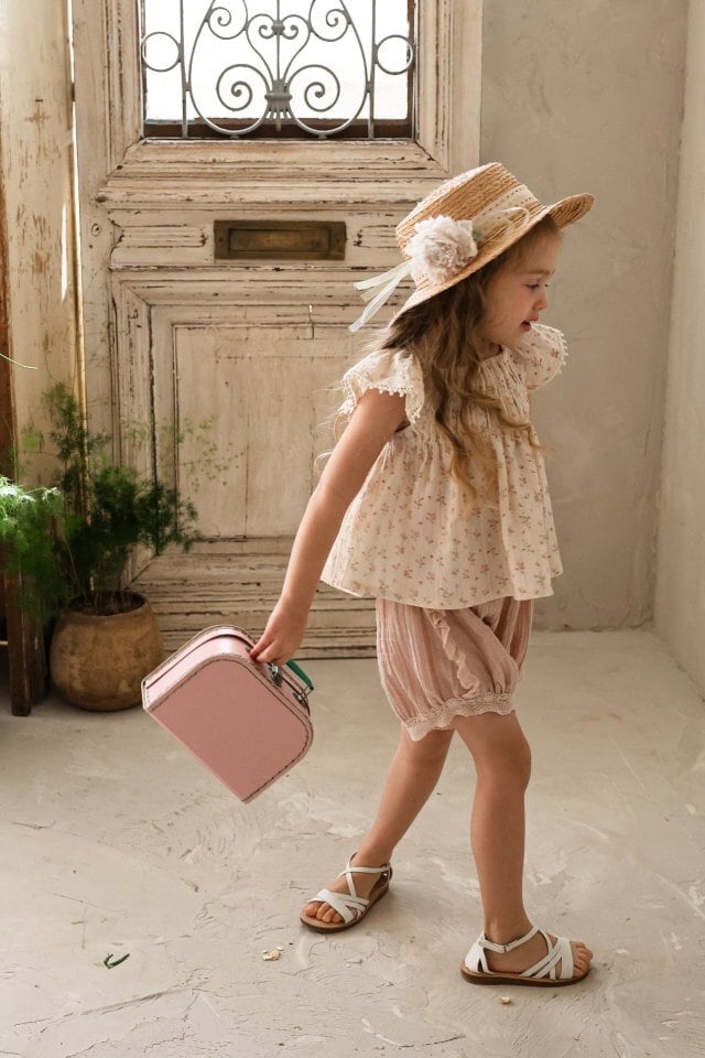 9C720584-E56F-4C13-A664-5F1E2D5C013C