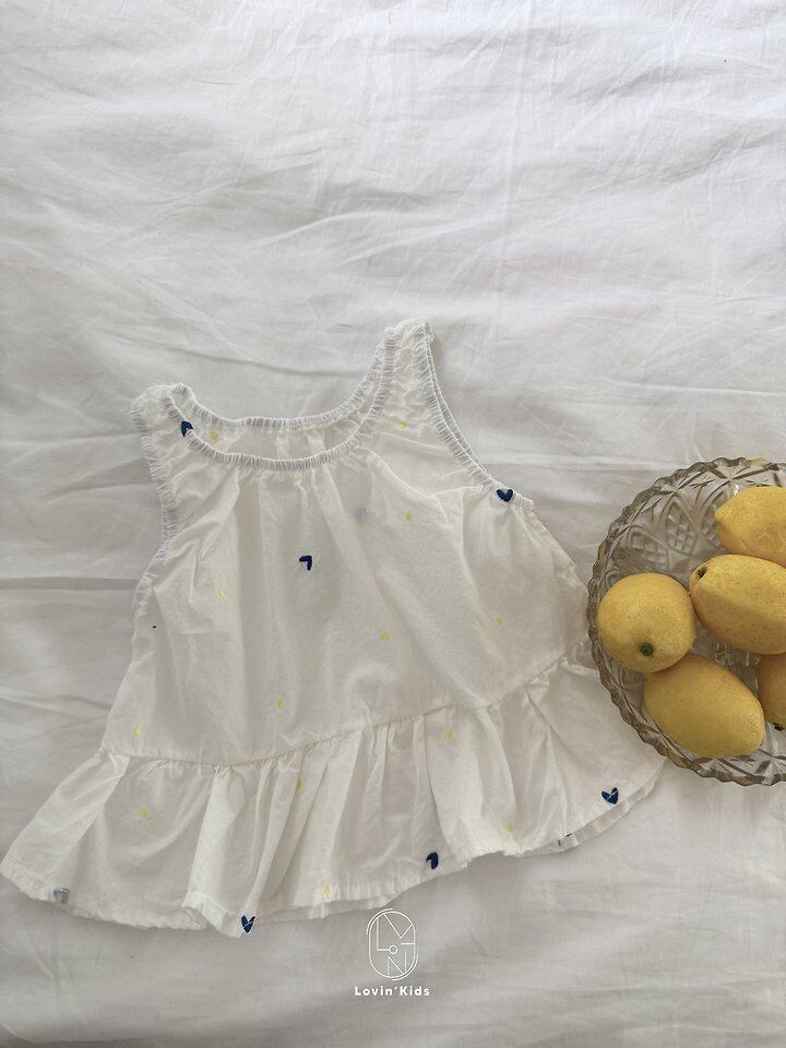 B2EEA62A-3348-424E-95D8-75D5956E2284