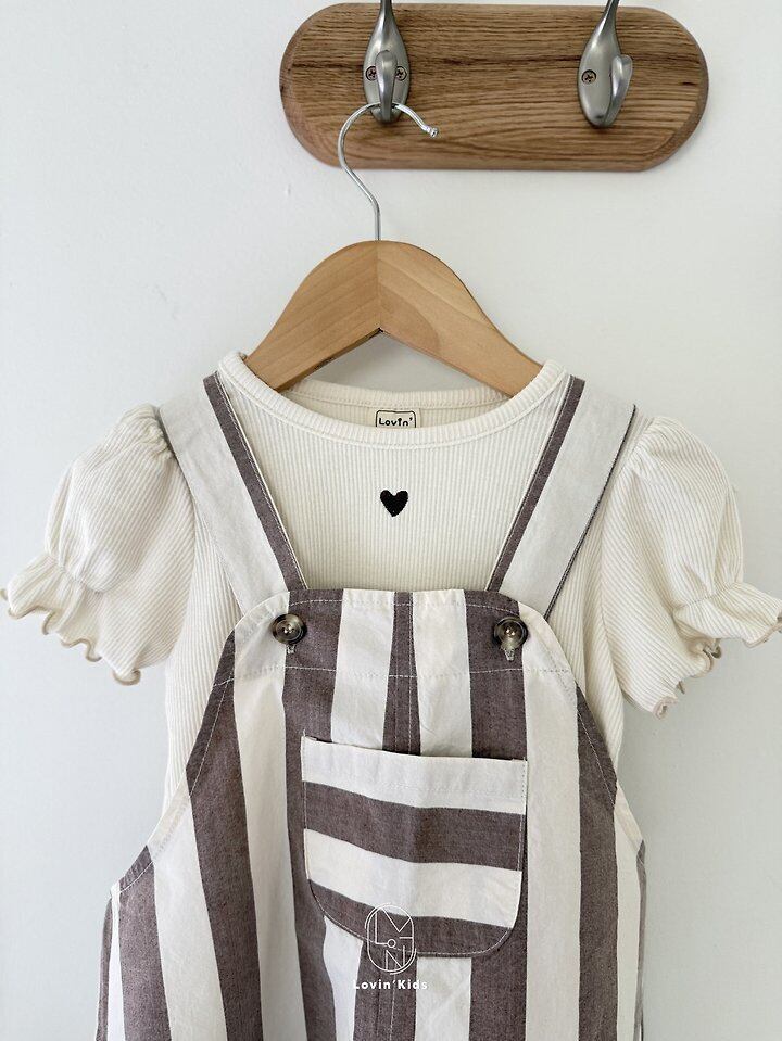 8CAEF869-44F5-4F79-879B-FACD84FEC212