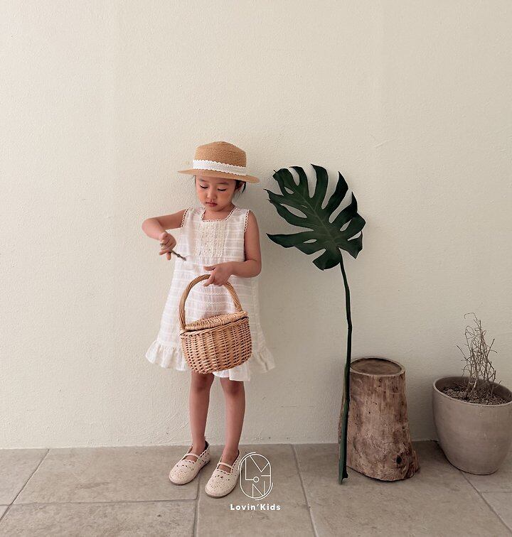 F010F948-5A1C-4AD3-BC90-EAAA9CF38ED7