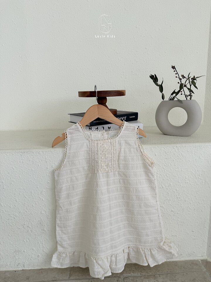 1AC0B493-86CC-4A11-8AB2-97D404D1A692