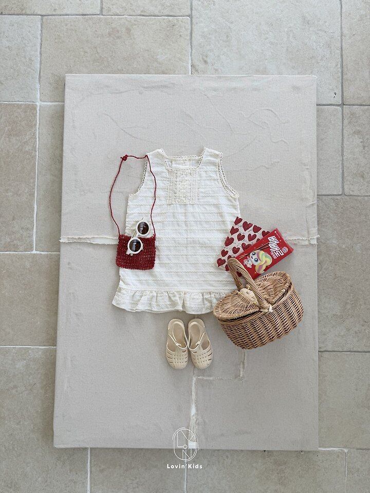 FE58B2DF-C39B-42A1-967D-D66343358C0E