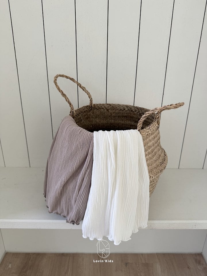 935D8915-6336-4F9B-8CA2-F08263C8E3CC