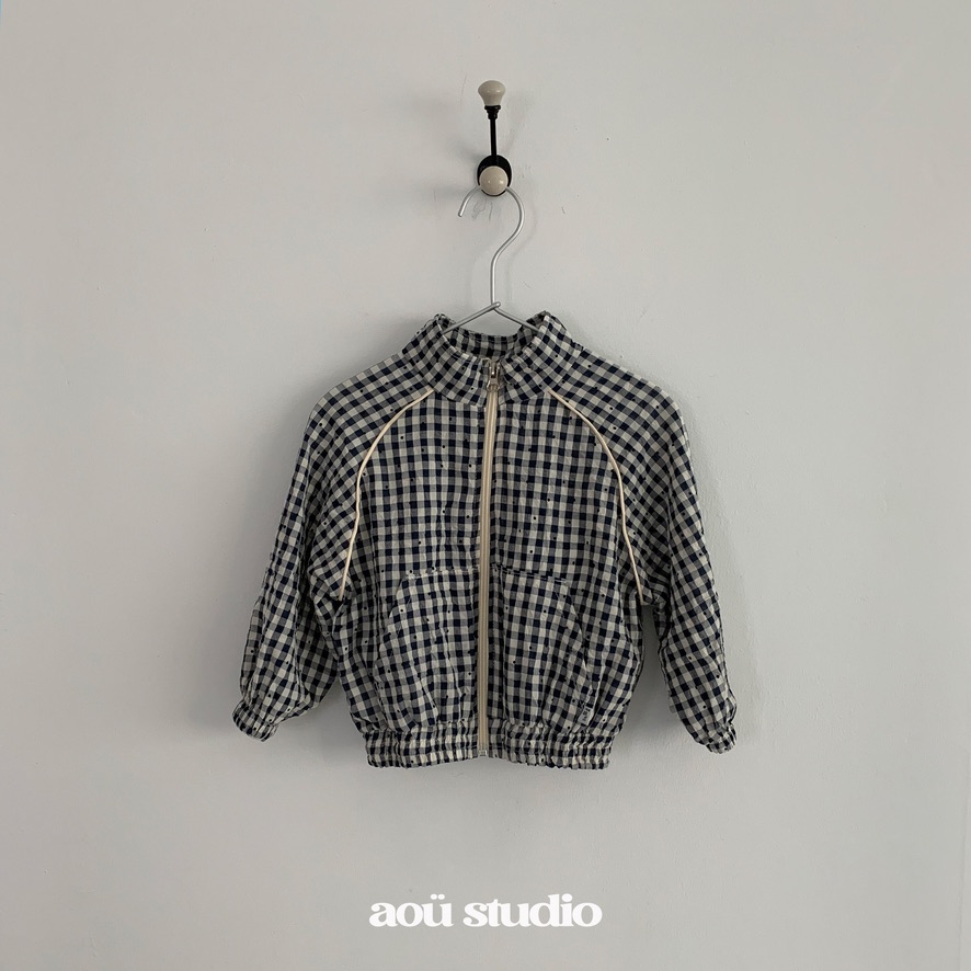 DB83F176-60C9-444D-B7DA-2F0022DD4E47_1_105_c