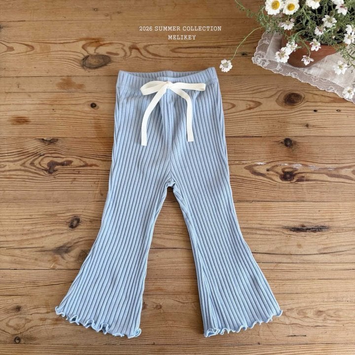 3004D2C9-66F2-4EE2-BF3B-D1E67CB2D26F