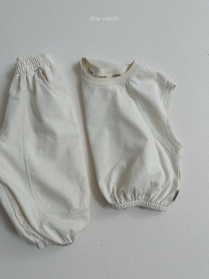 92D3A267-3D90-4B27-A61B-6DFD9725DA4E