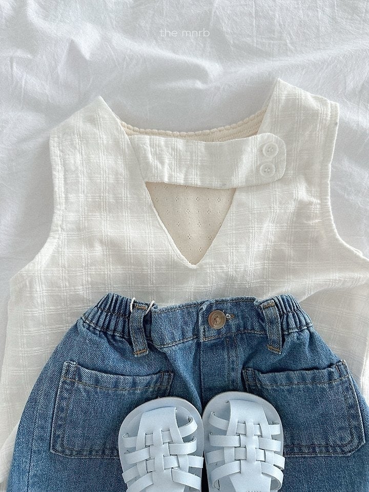 10EEDA27-FD89-4D90-8A63-BBD78FF33A69