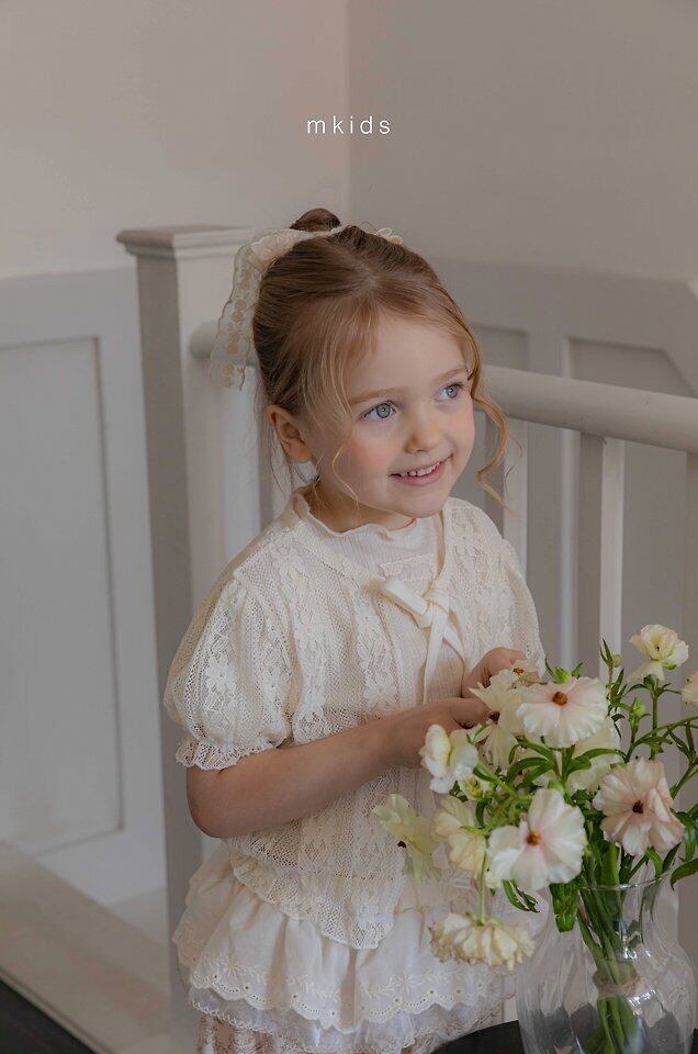 2D09498A-A334-40D3-B931-ED55B0D24FA6