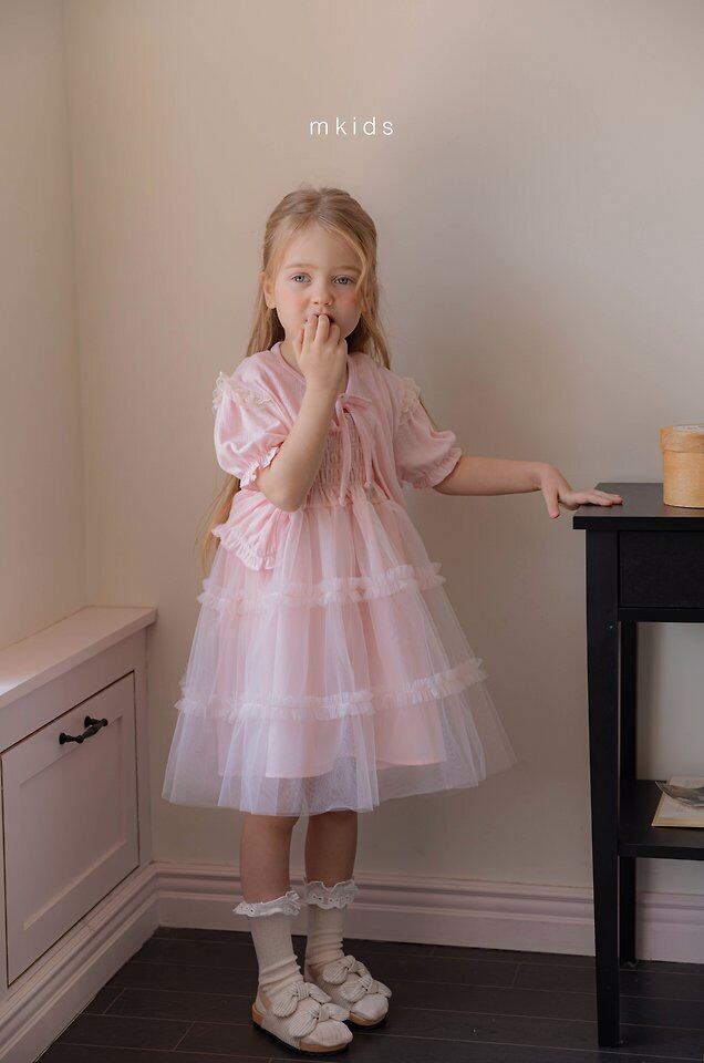 AFA460F7-3D64-49B7-AF7D-3181859C9152