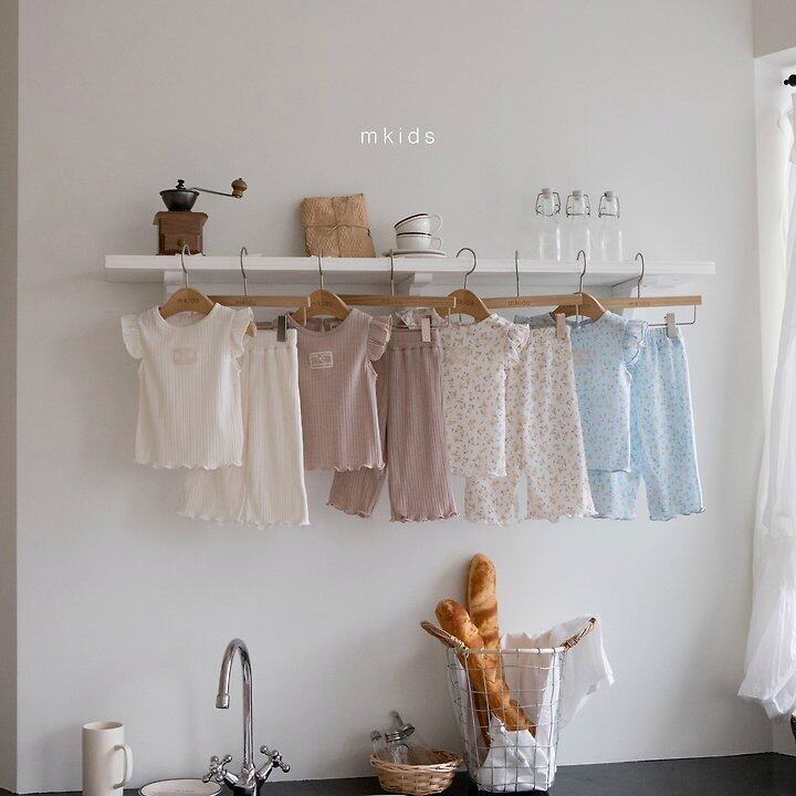 1EE2A35D-CEE6-404E-9A08-3956842B3FF8