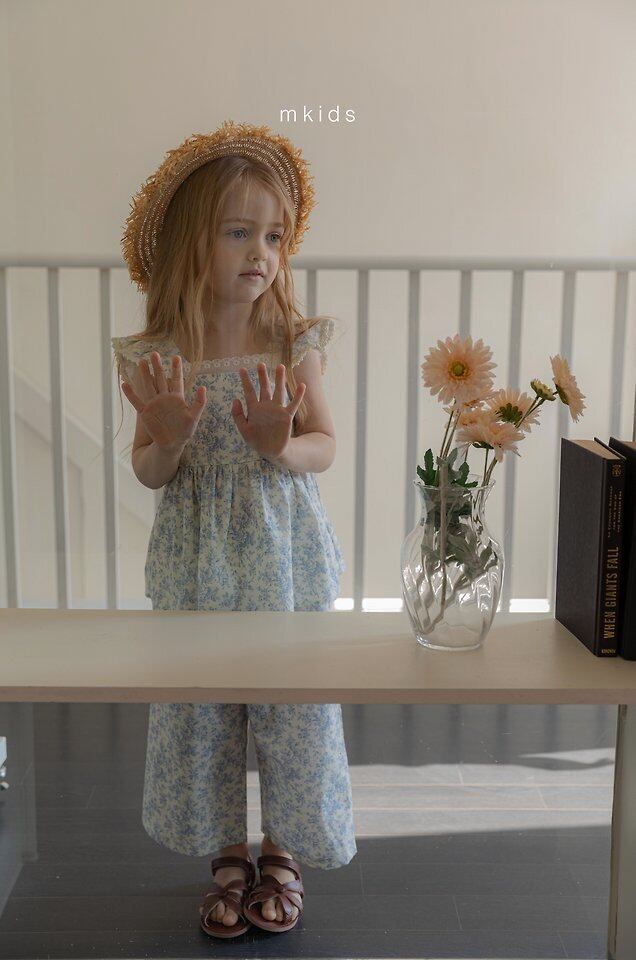 76ADE440-DFD6-4D6E-8D3E-23AC2CBBB507