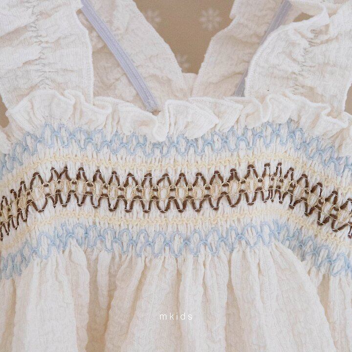 EE32C360-5C66-41F4-8539-27458A4ECC97