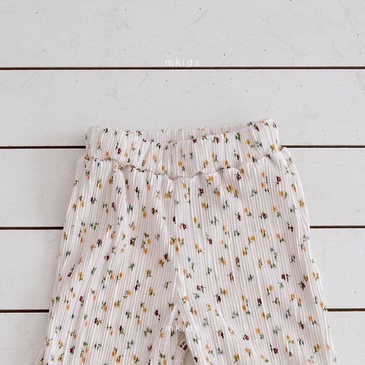 B6A05509-758C-47C3-B4BD-407F7D2BAF9D