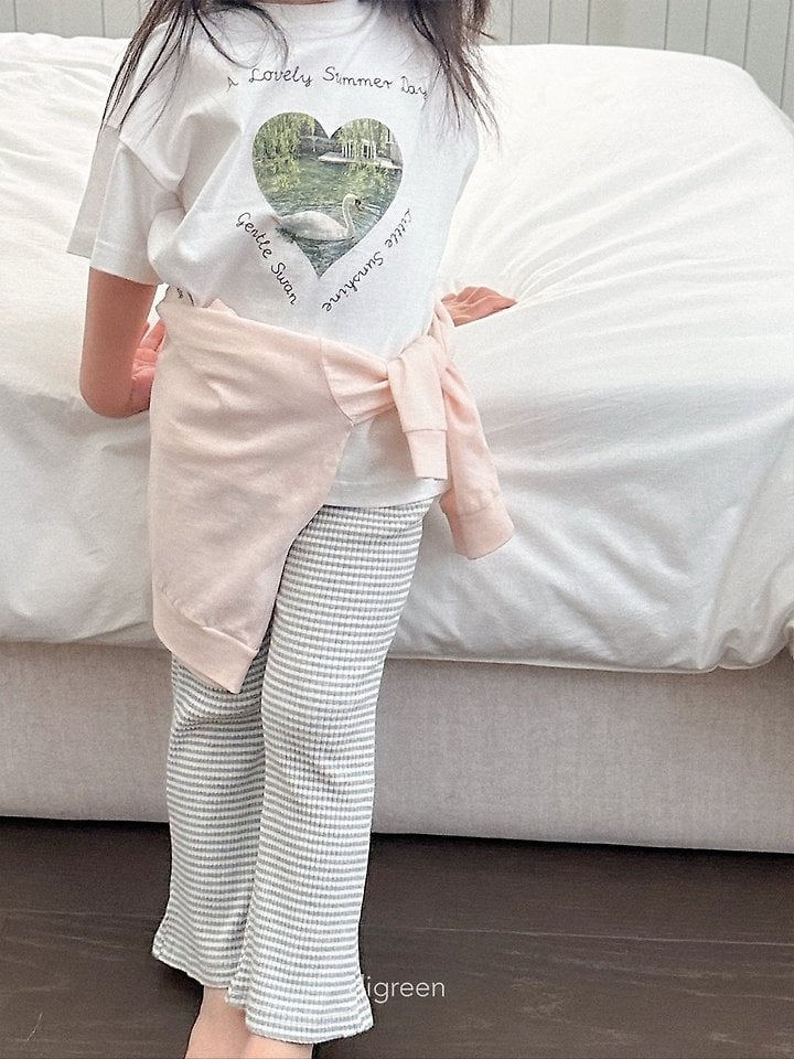 E850BEE4-9B7E-40E7-A011-BD15D6A638CE