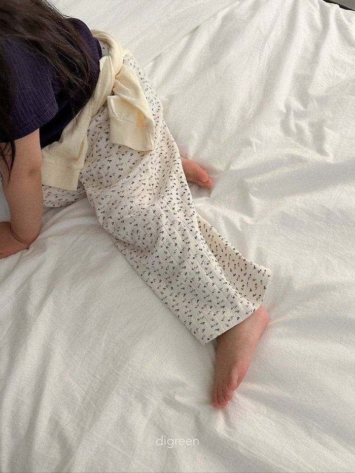 B4E0831E-1354-4B4A-A367-3AA15A567349