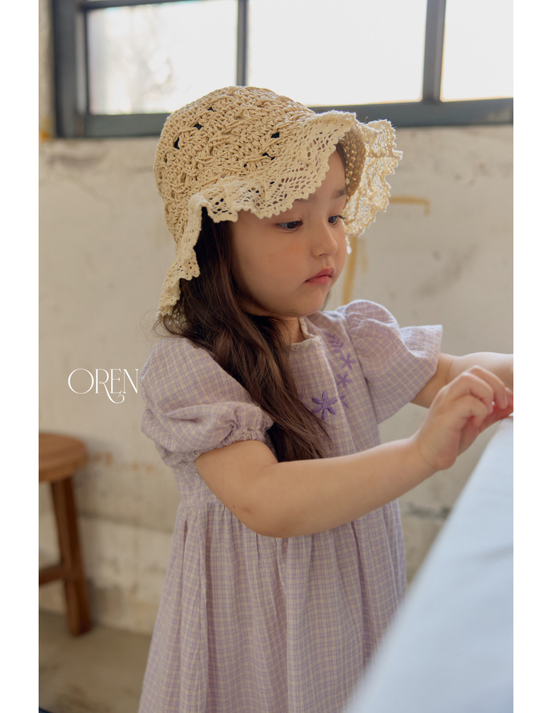 E515A045-CF4E-4E29-95D2-225FDD3E102F_1_105_c