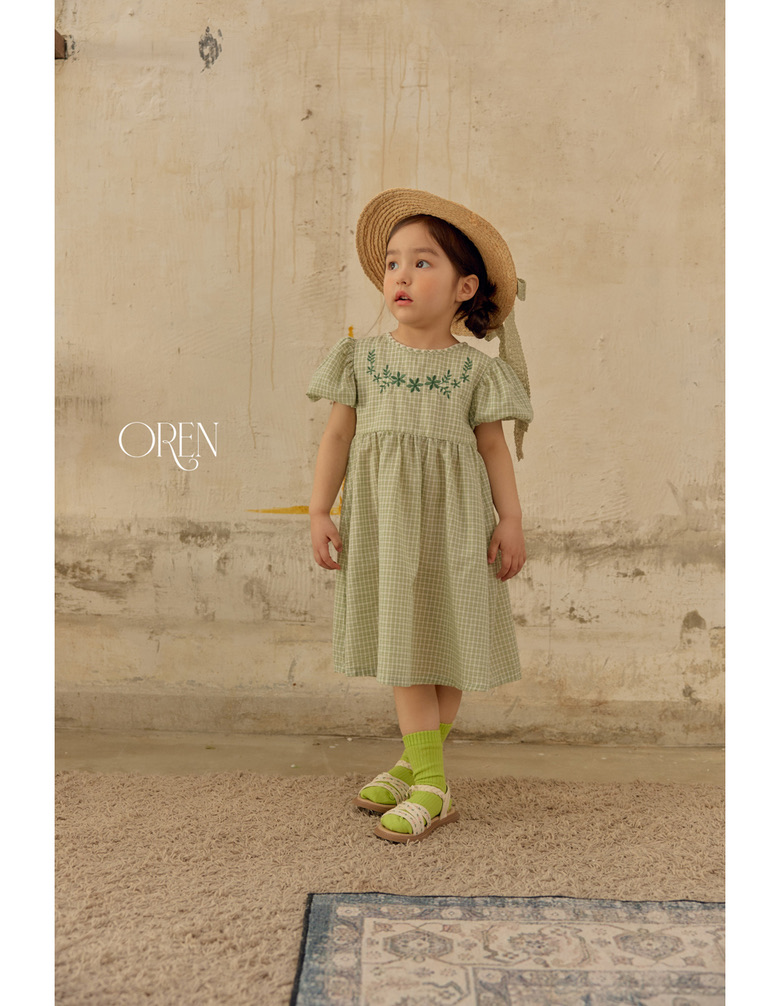 4BA2A3C1-1610-43A8-9C3B-3A9D89423FAF_1_105_c