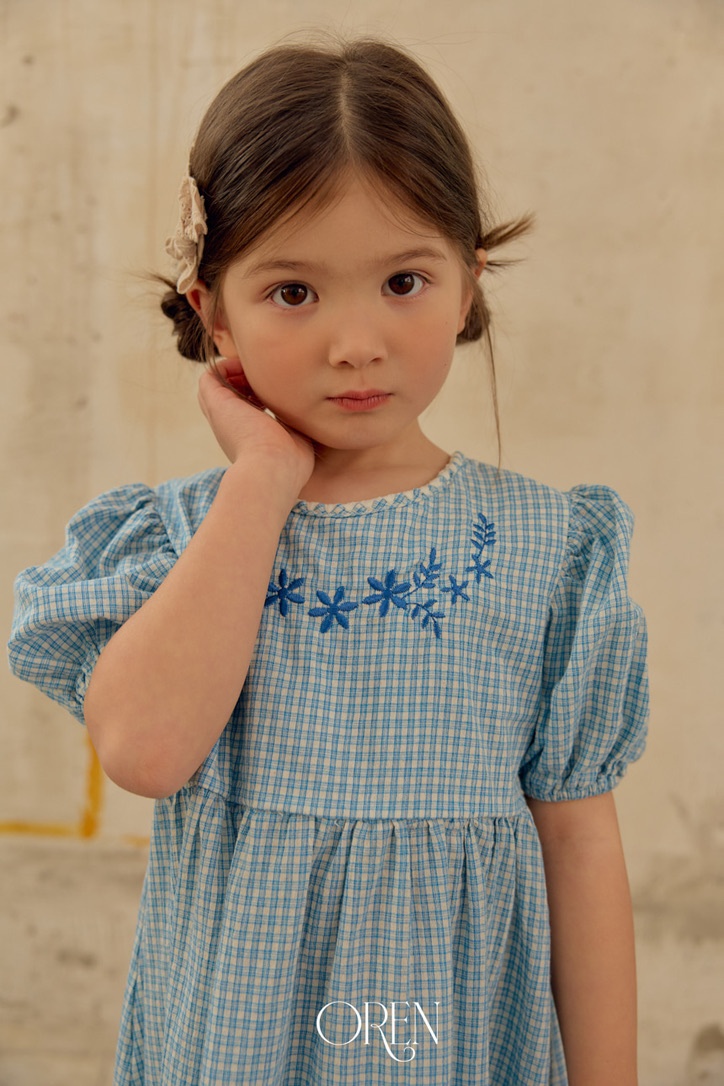 1A4BFBD6-B559-4244-A303-AFFB6AA80855_1_105_c