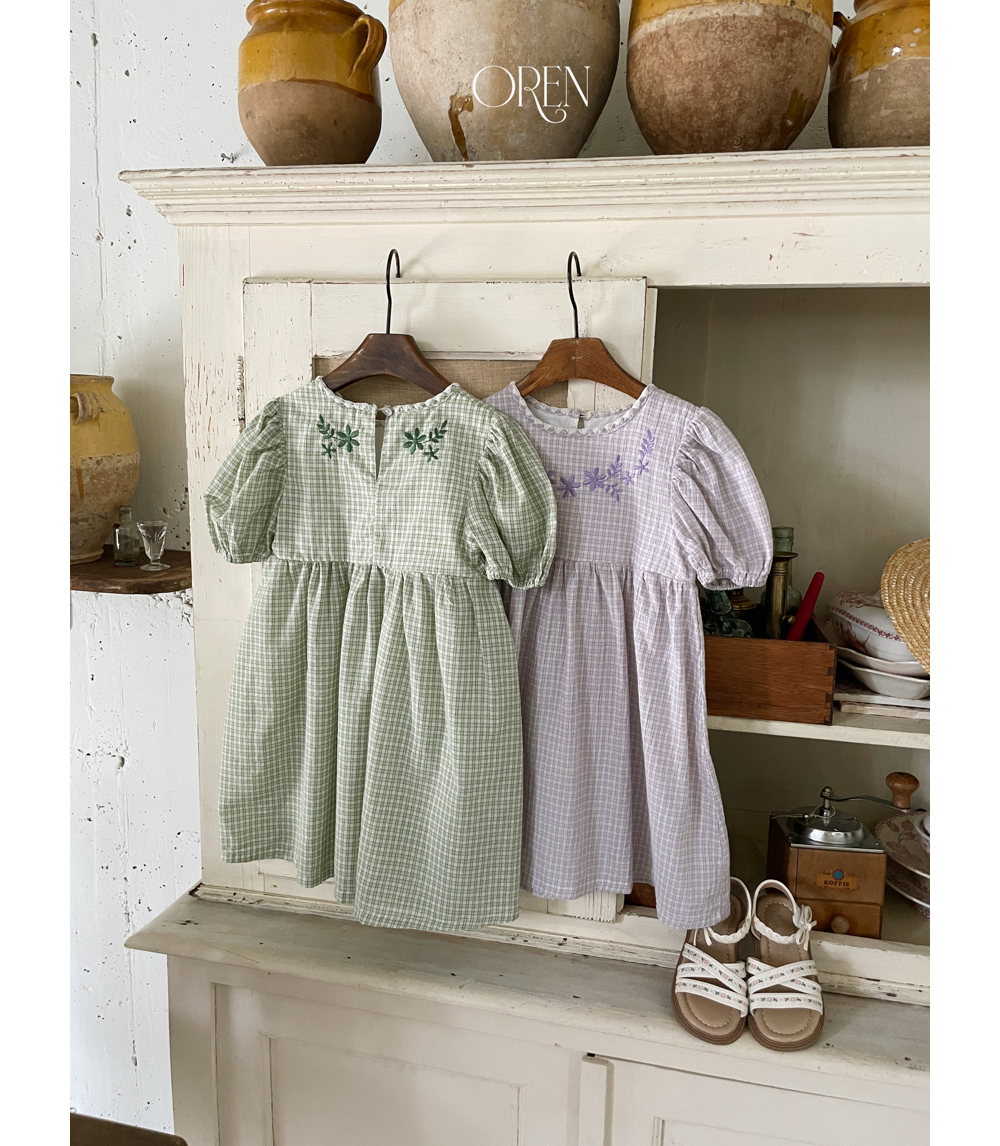 5A49E6A7-8999-415A-AF02-9089B03C229C