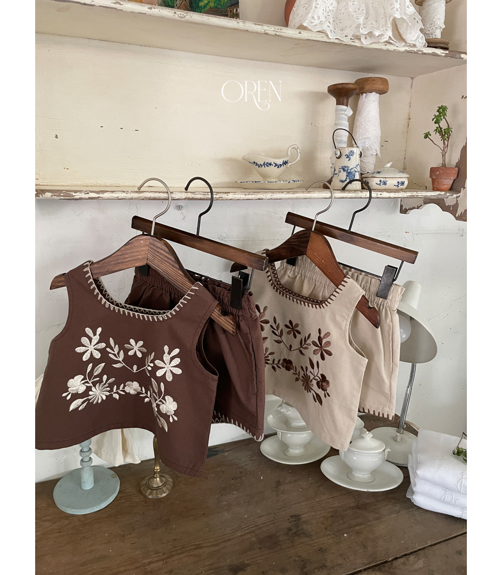 C7782B29-6B97-4759-8ABD-0C1735974AB2