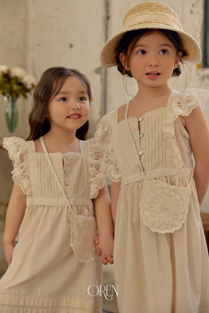 E85E660B-67BC-4A3D-8804-B6E009C55035_1_105_c