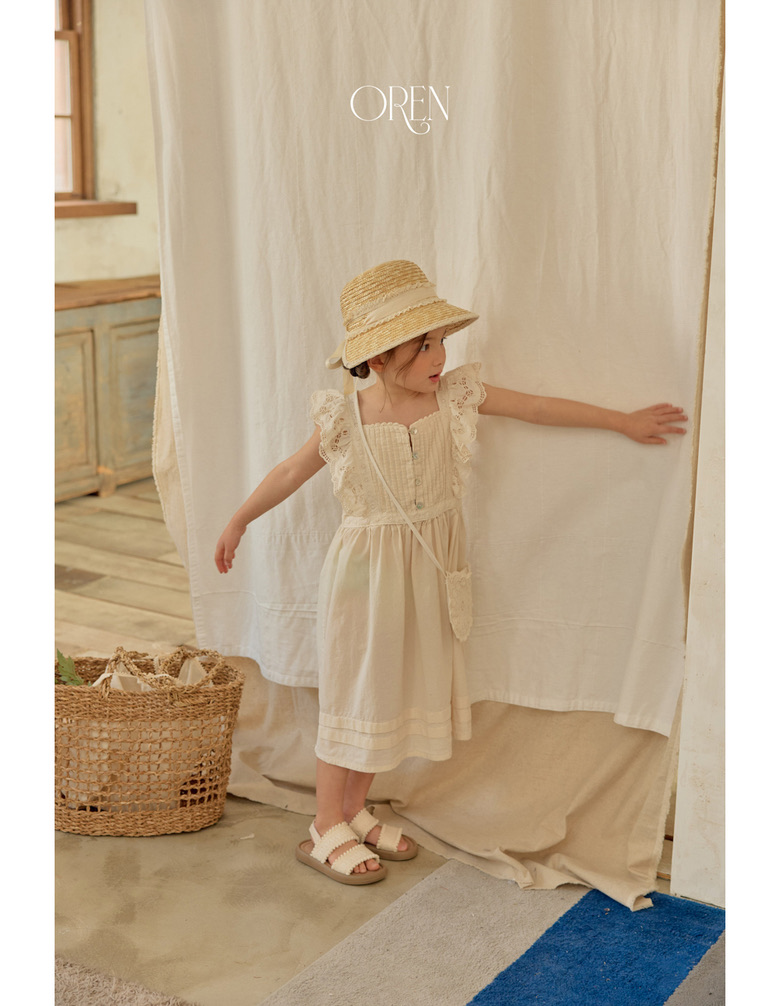 93F3A7BB-06BD-4299-BA70-08D373A816F5_1_105_c