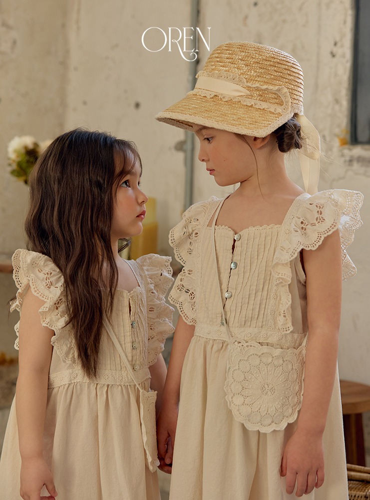 E3A15839-6DB6-4DF9-A33B-56FE6395CADE