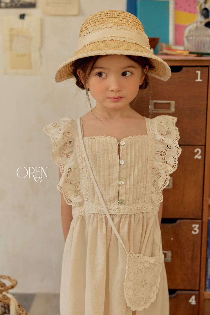 4F6A0864-8240-4519-968D-D4E8CBF6C0C7_1_105_c