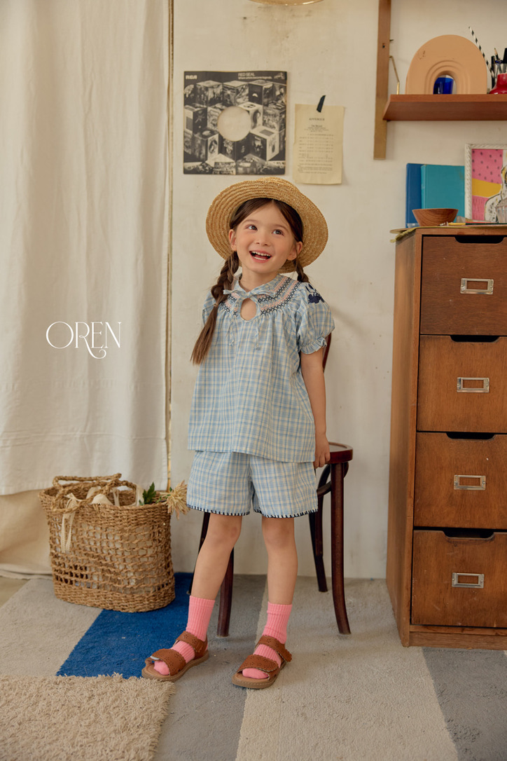 054B7373-7240-45D4-A1B3-EB5AB792233F_1_105_c