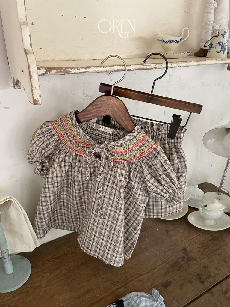 44BF05B6-06DE-4C51-915C-30BB6FA4D968_1_105_c