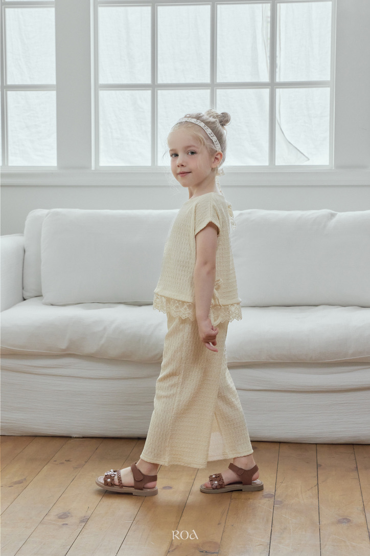 CB35749A-81C0-44C3-A445-49BA9163D92E_1_105_c