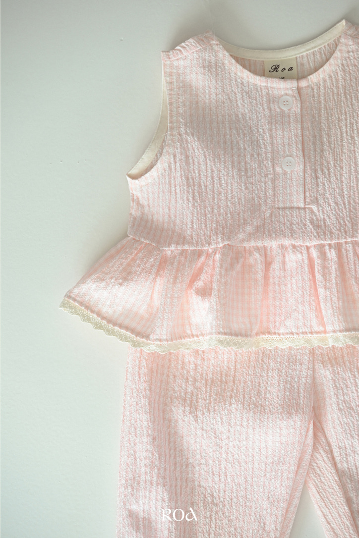 915D9937-C235-484C-B2B3-39CDC62A3A67_1_105_c