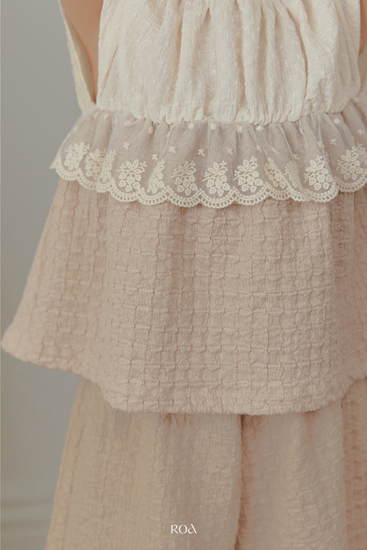 DB1E0C97-6AD0-472F-8B2E-03F360875A12_1_105_c