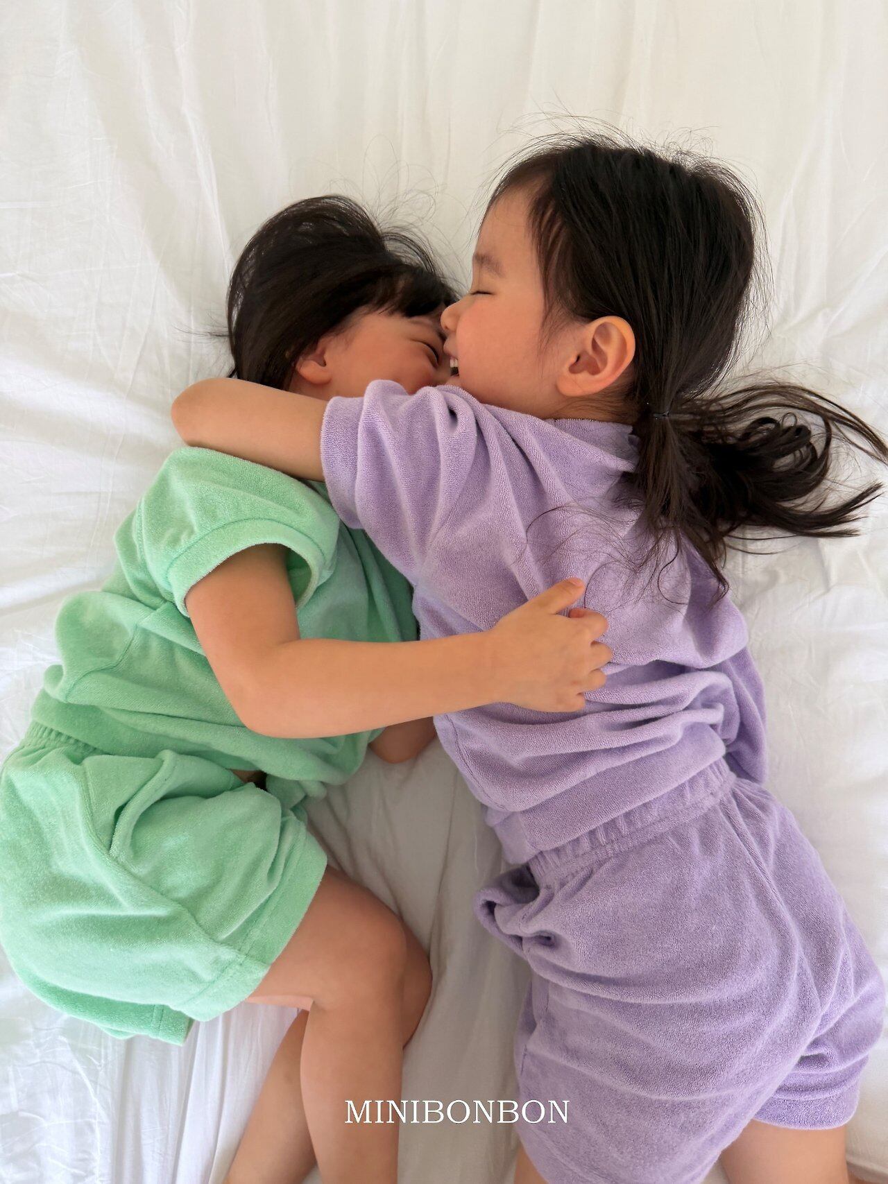 E56B2F32-E131-4659-B0EF-9006F5B9FD85