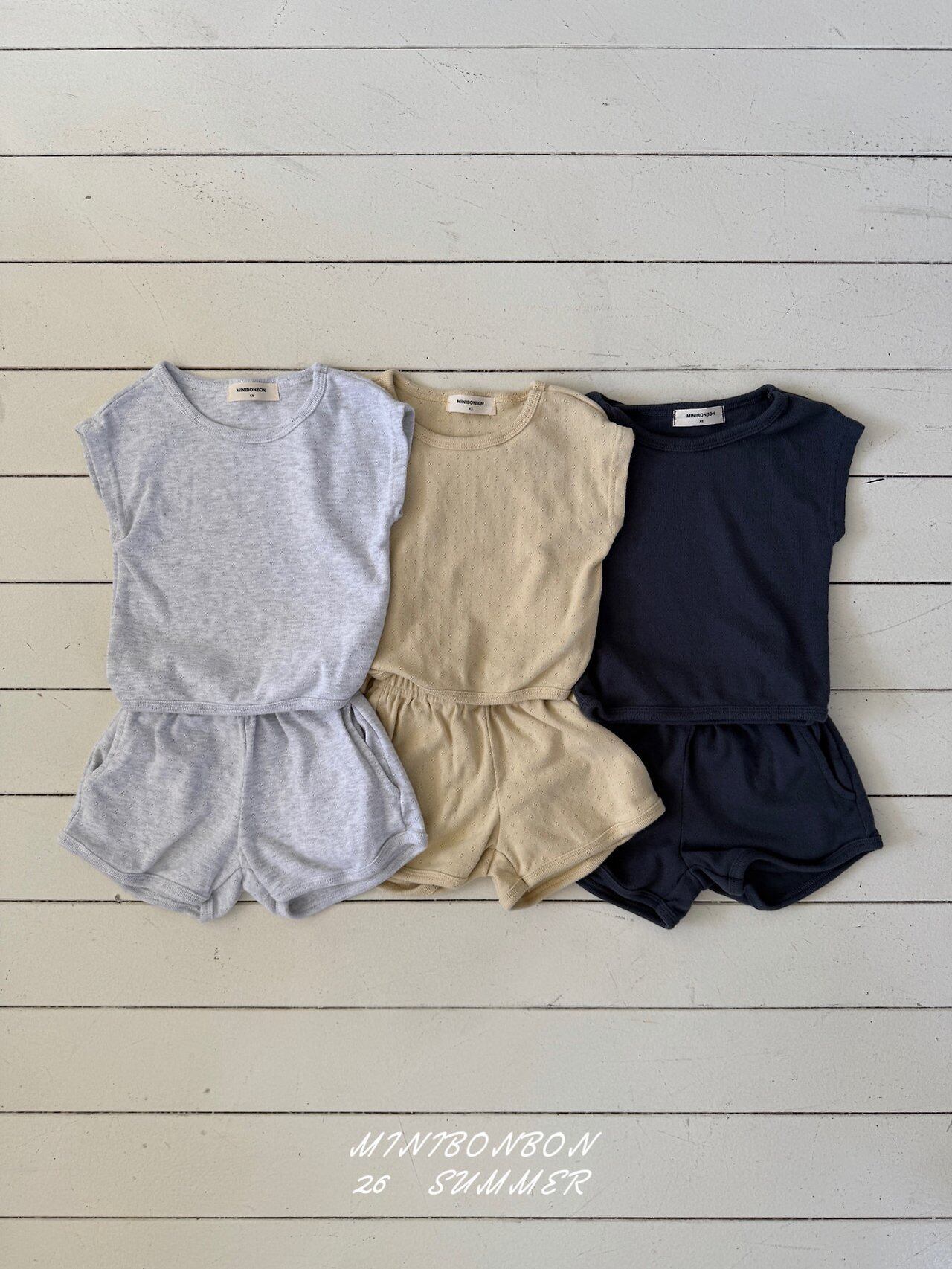 372A01C0-1D39-4C5A-BB3D-3E0EE7B1CB18